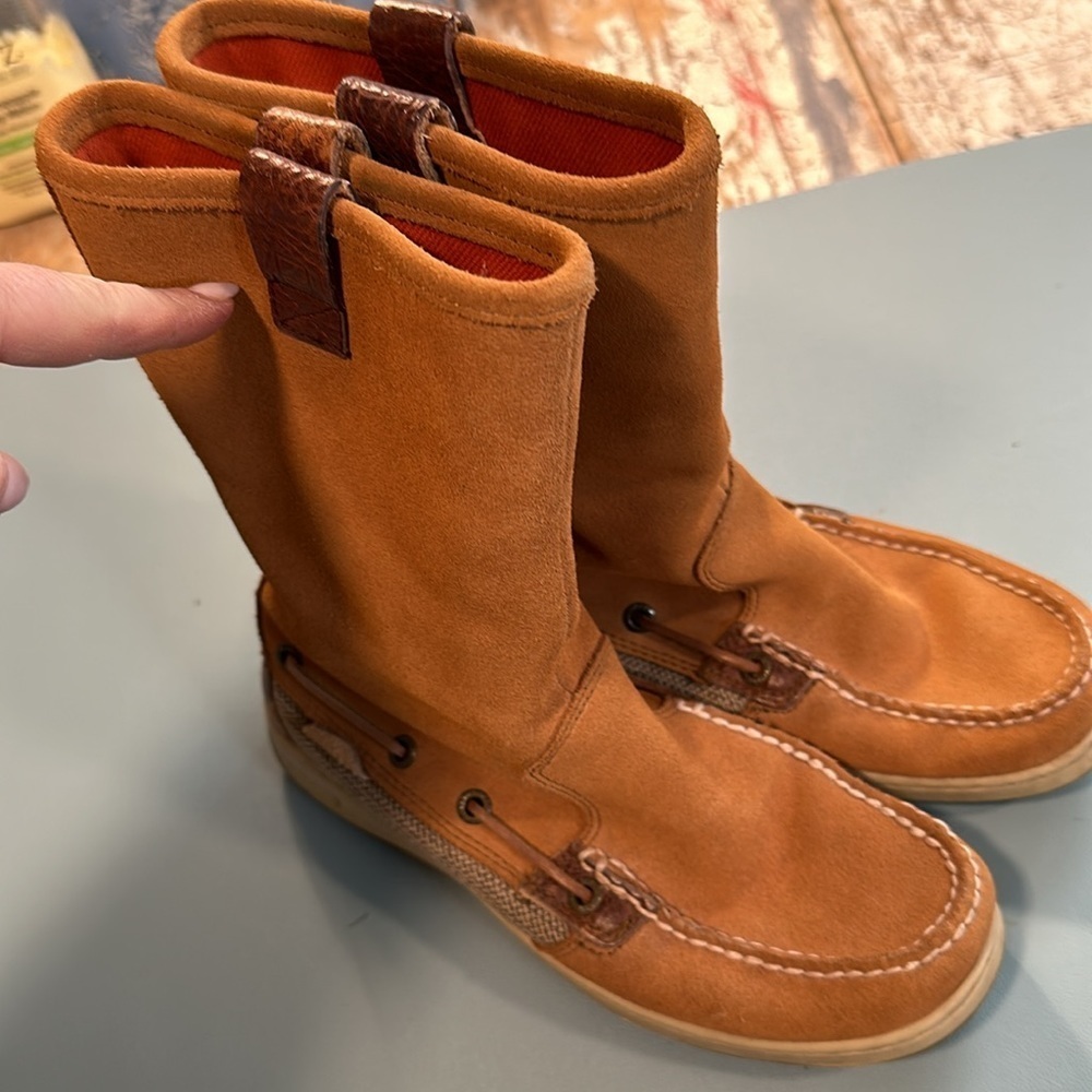 SPERRY Boots Womens 6 SANDFISH Mid-Calf Pull-On Suede Moc Toe Tall Handsewn